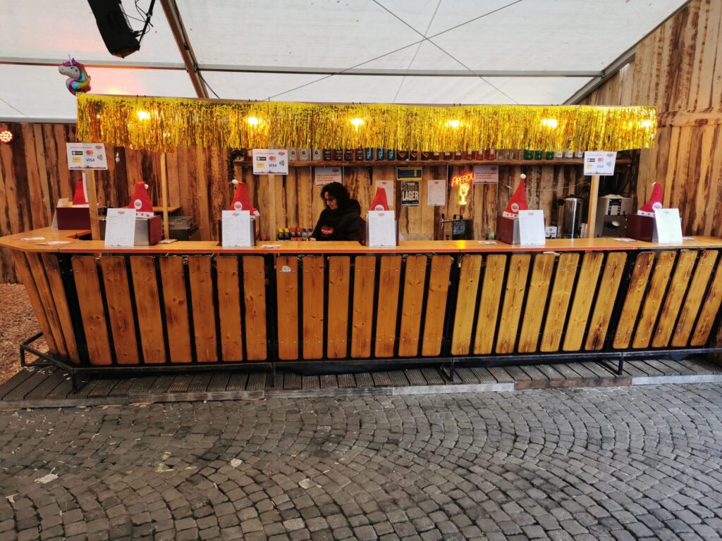 e5a306f3-8bf3-4fef-8d82-7832409f7f1d